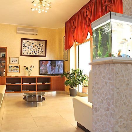 Hotel Cristal 滨海库普拉 外观 照片