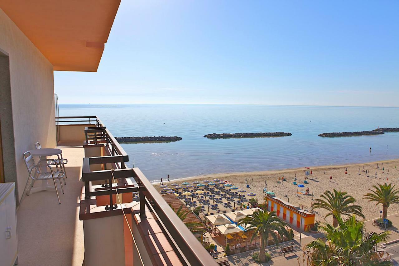Hotel Cristal 滨海库普拉 外观 照片